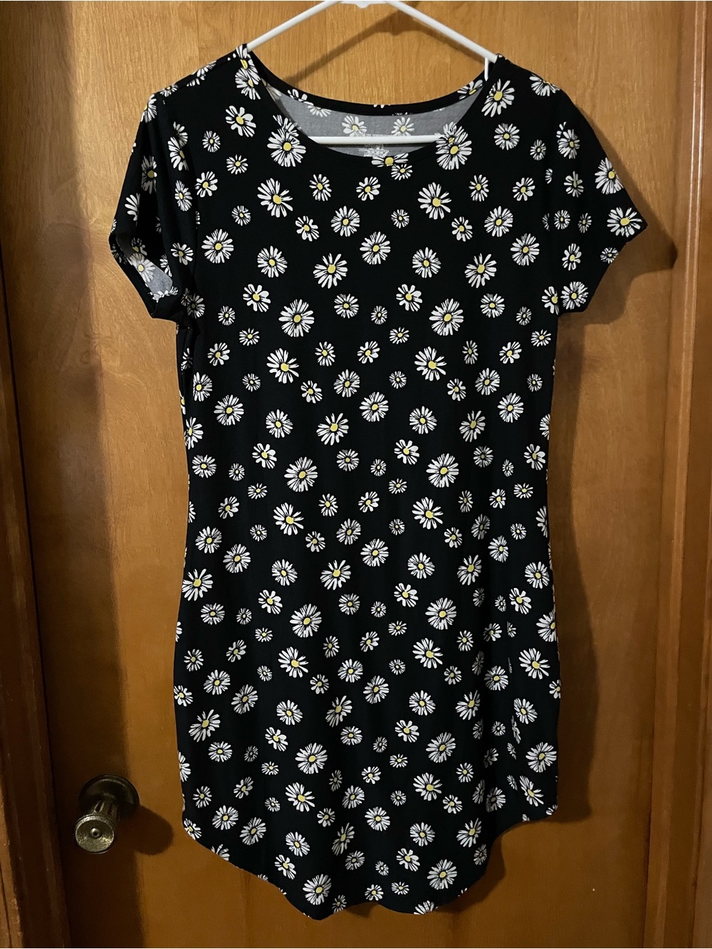 No Boundaries Black Daisy Print Midi Dress